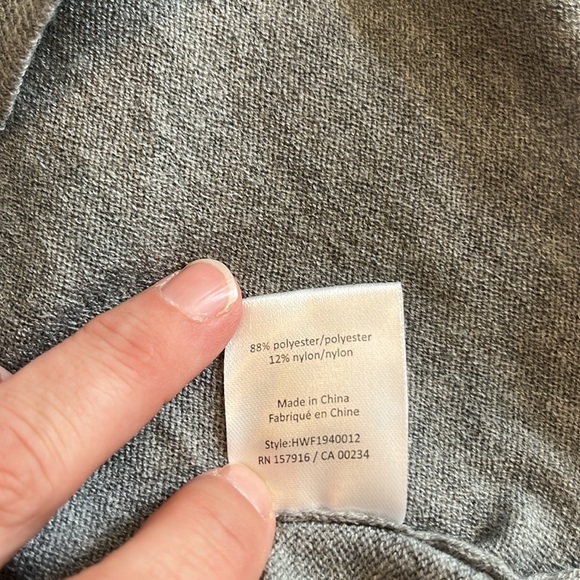 Halston long sleeve gray knit sweater dress size M - Picture 9 of 10